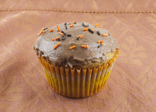 Pumpkin Cupcakes with Nutella Cream Cheese Frosting